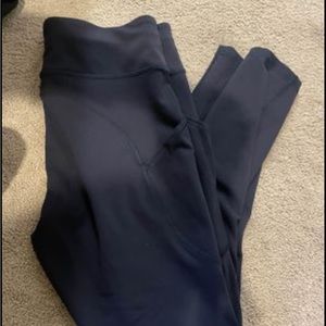 Size 10 Lululemon leggings (ankle)